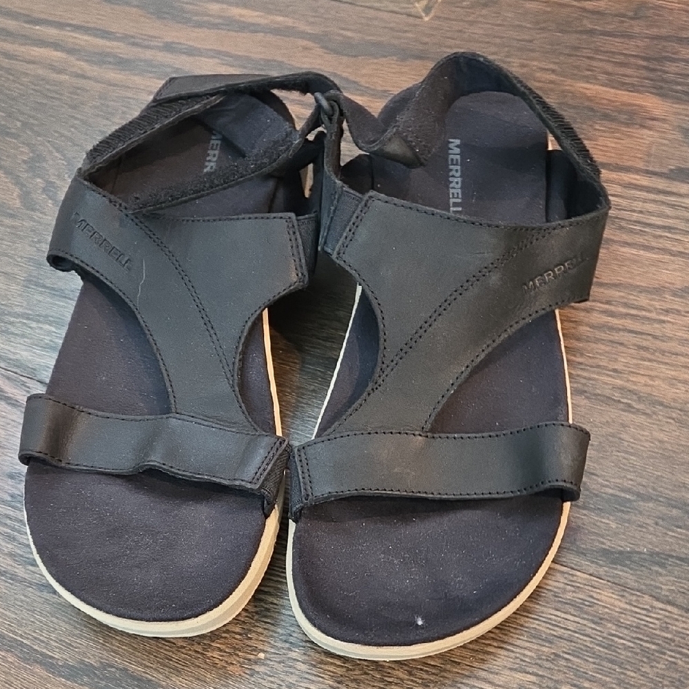 Merrell Women's Black and Tan Sandals